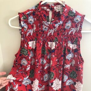 🍎 Red/floral tank!